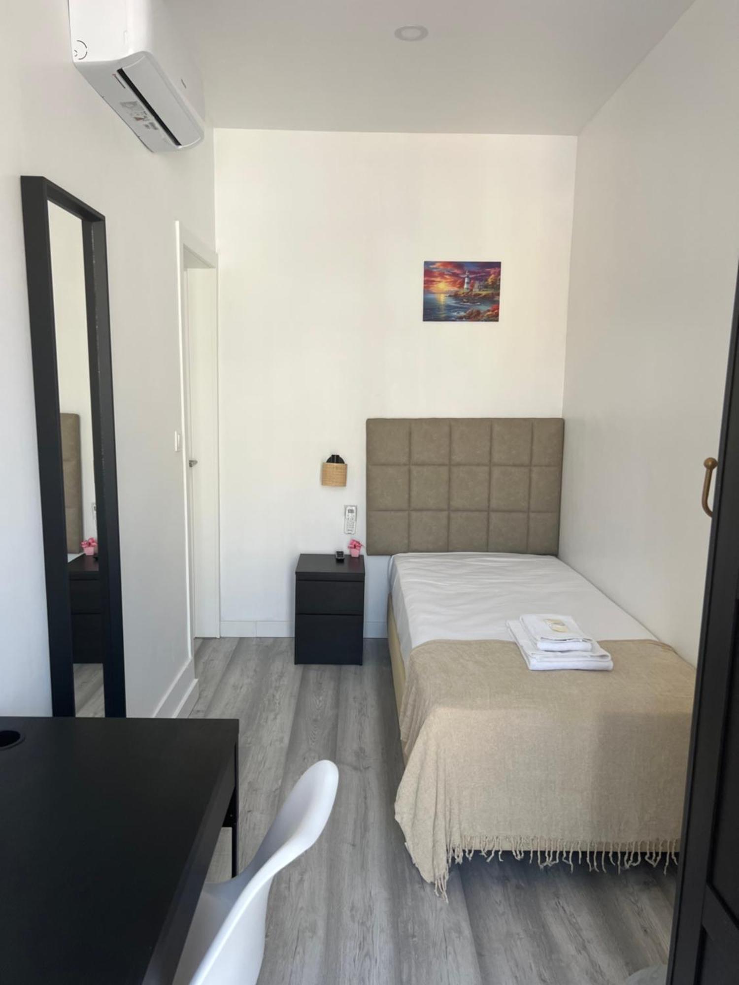 Sao Lazaro Bhuiyan Family Host Hotel Lisbon Exterior photo